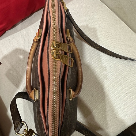 Louis Vuitton Brown Monogram Handbag - Picture 9 of 16